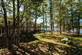 Lakeside Resort by TC-Pontoon Rentals-Sandy Beach